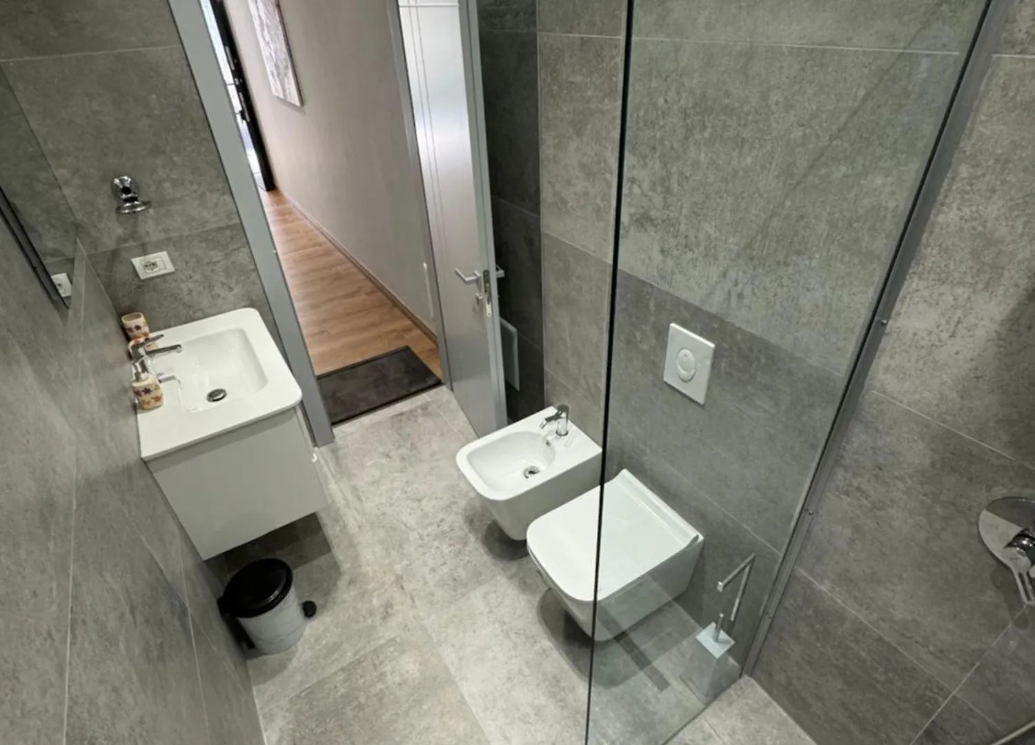Centrepoint Stylish Apartment Tirana 0*,